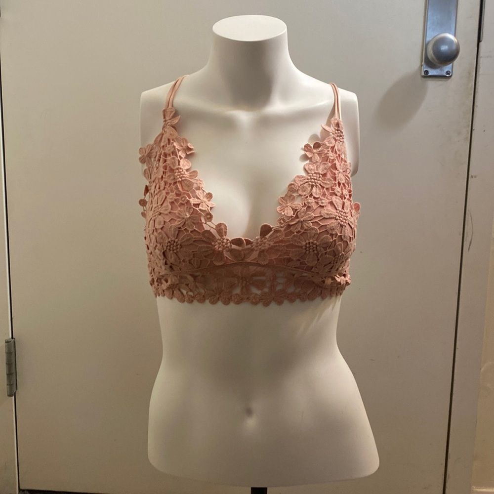 NWOT Pink lace bralette